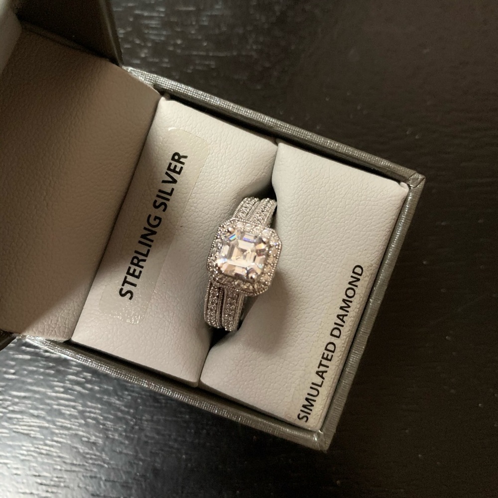 Wedding ring - Picture 3 of 3